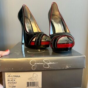 New In Box Jessica Simpson 7.5 Black and Red Patent Heels